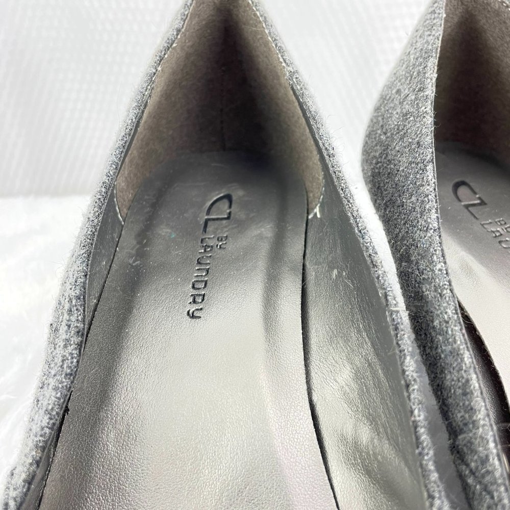 NEW! CL by LAUNDRY gray fabric wedge w/ black patent accent on toe cap SZ 10 - Picture 7 of 12